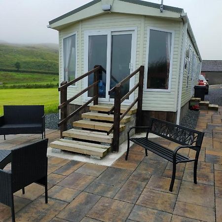 Slieve Croob Cosy Caravan Finnis Экстерьер фото