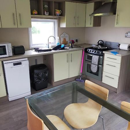 Slieve Croob Cosy Caravan Finnis Экстерьер фото