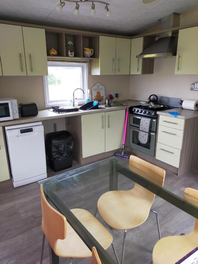 Slieve Croob Cosy Caravan Finnis Экстерьер фото